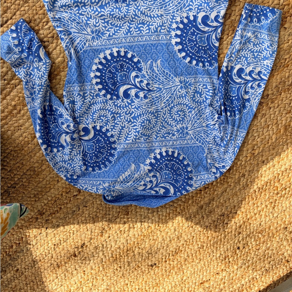 J. McLaughlin Blue and White quarter length stretch knit Top - Picture 6 of 6